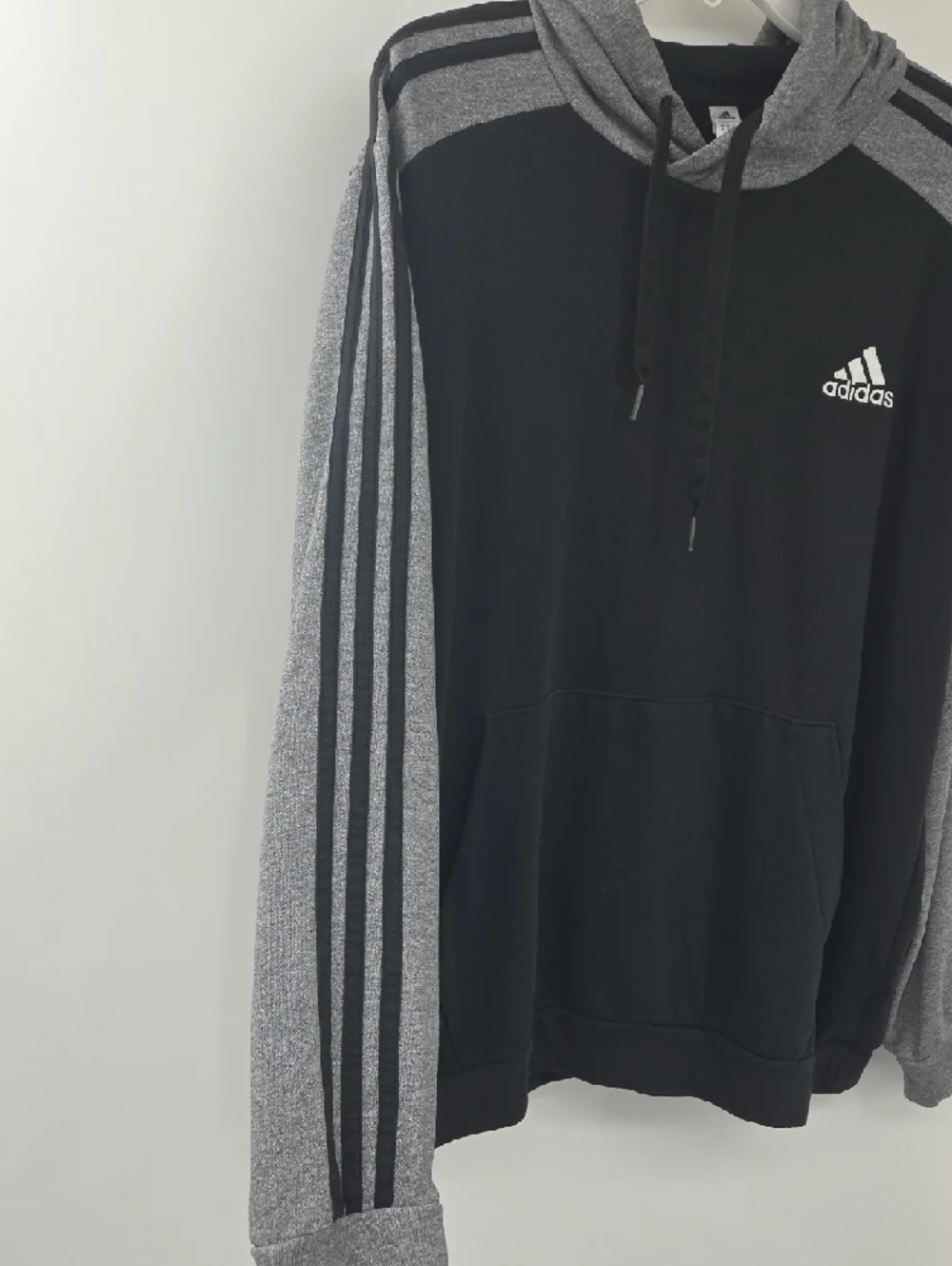 Adidas Men’s Black & Gray Pullover Hoodie with Stripes XL